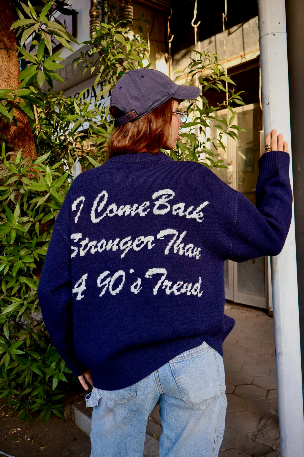 NAVY KNITTED SWEATER