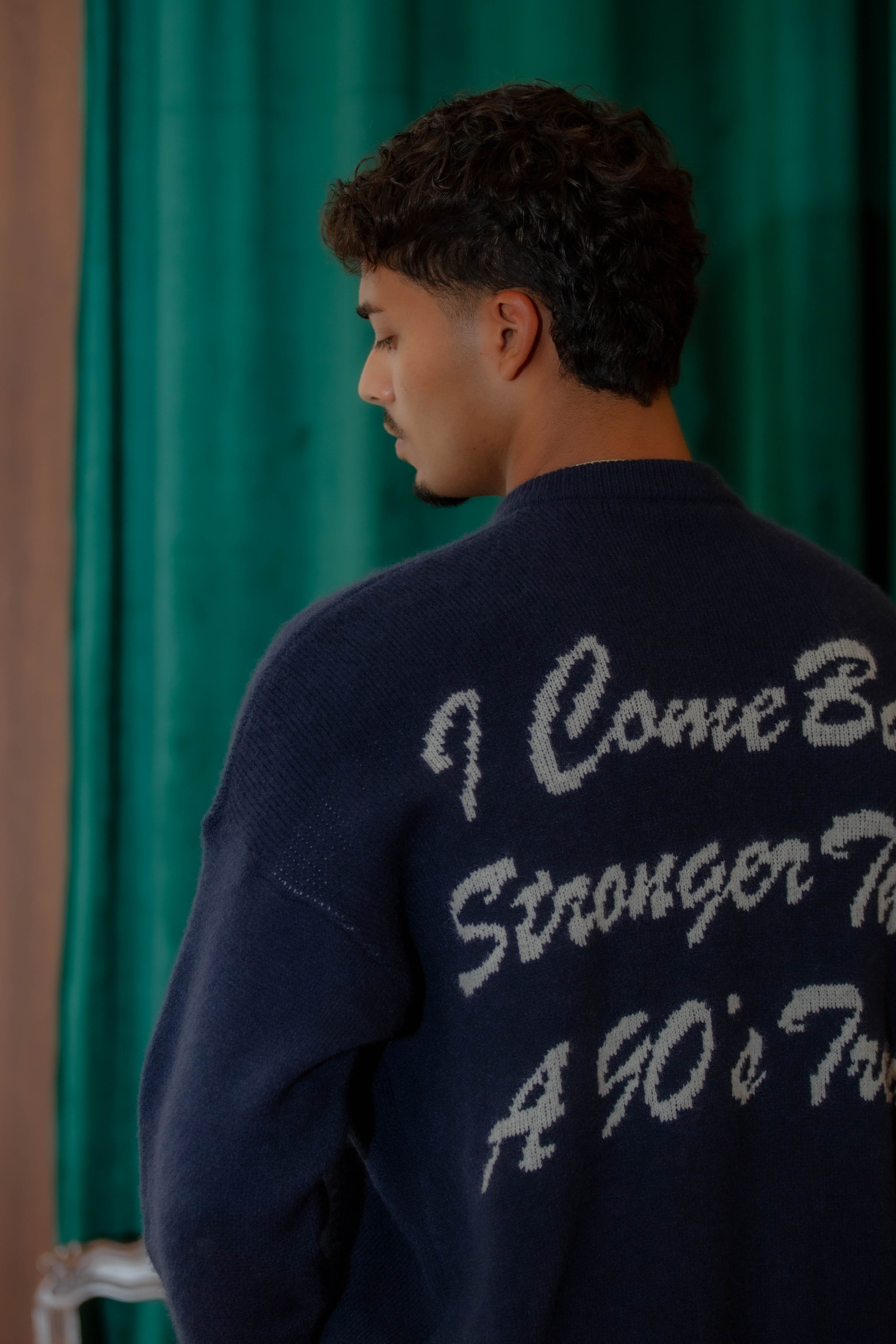 NAVY BLUE KNITTED SWEATER