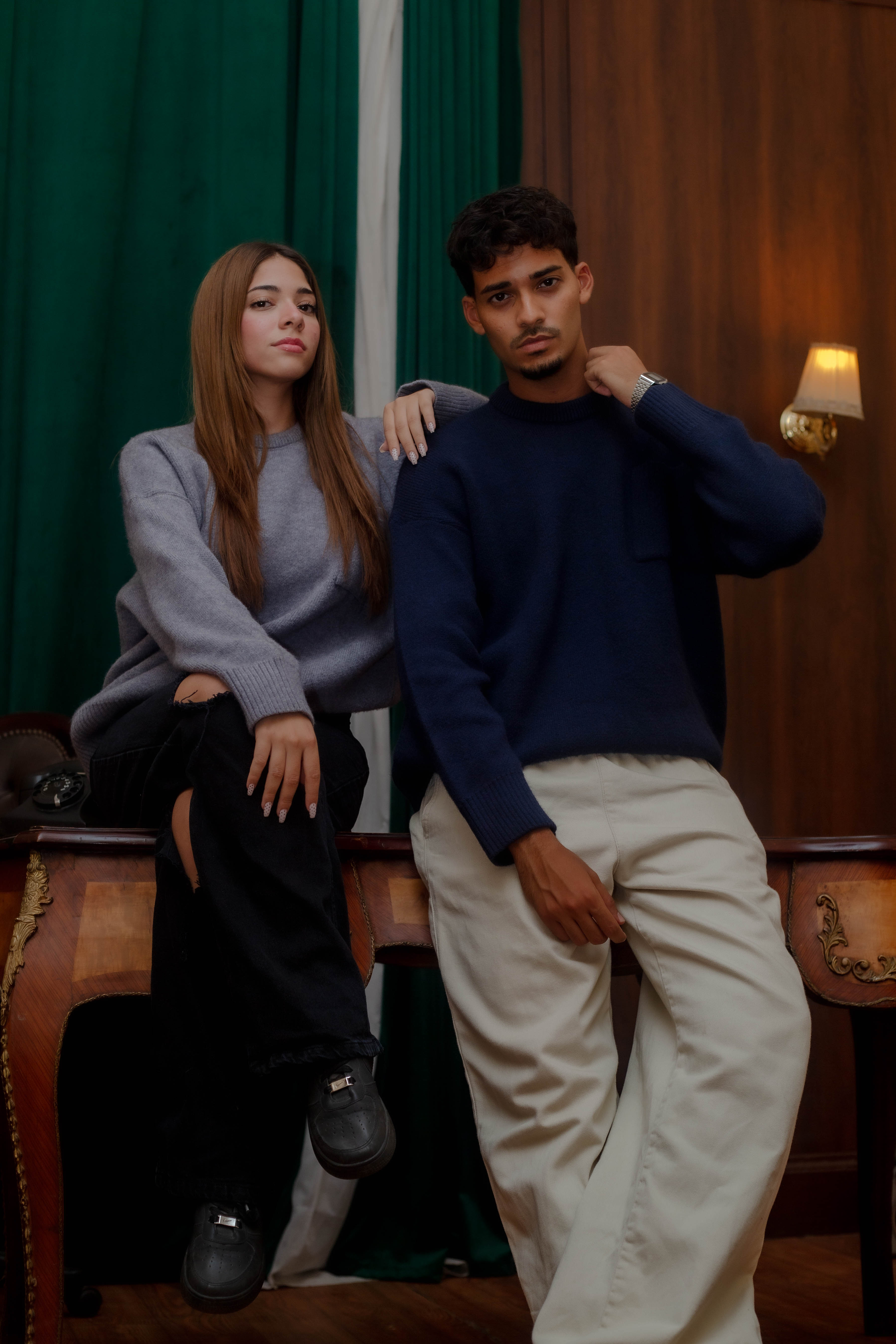 GRAY KNITTED SWEATER